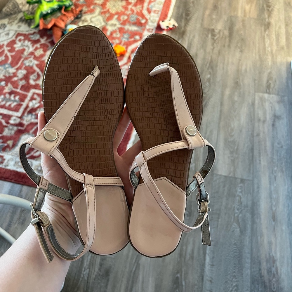 Women’s circus sandals